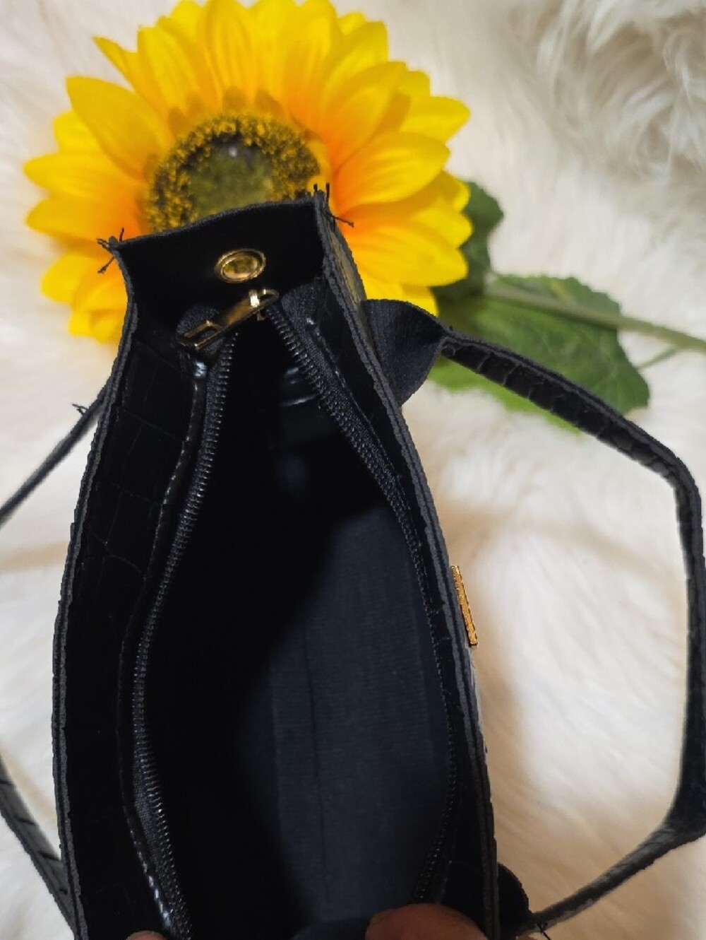 Faux croc stamped  cosmetic mini bag - Picture 7 of 8